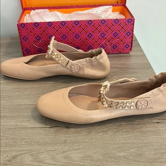 Tory Burch Tan Flats Elegant and Versatile - Picture 3 of 6
